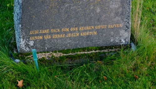 Inskription på en grav på Kolbäcks kyrkogård